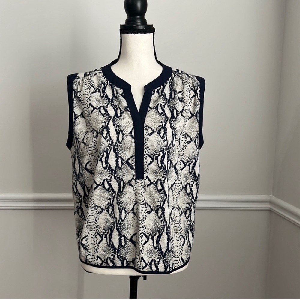 Sleeveless Python-Print Blouse in Navy and White